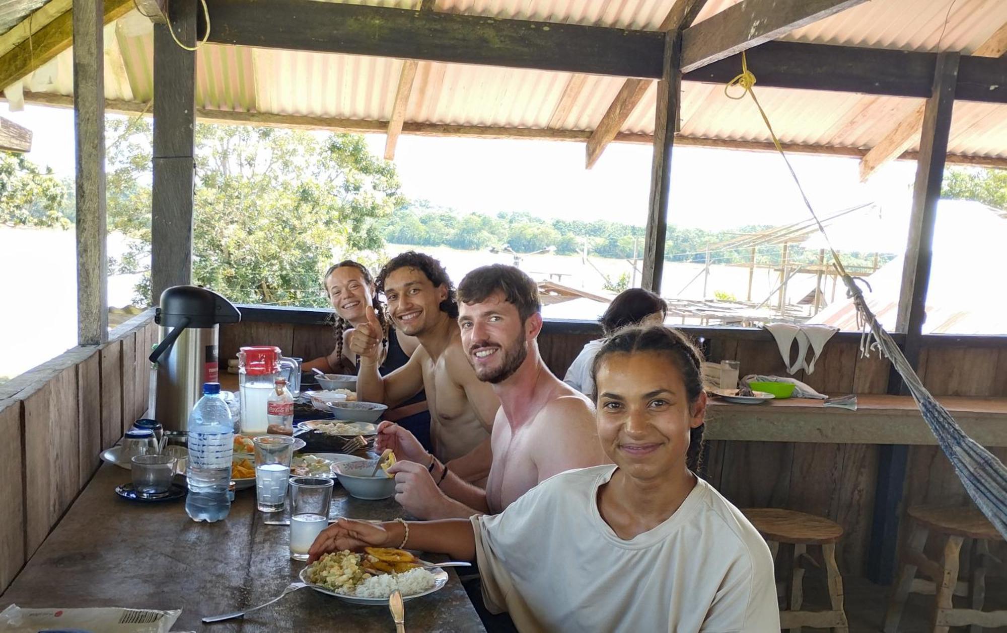 Hospedaje Y Tours Reina Arriera Amazonas Colombia Macedonia 외부 사진